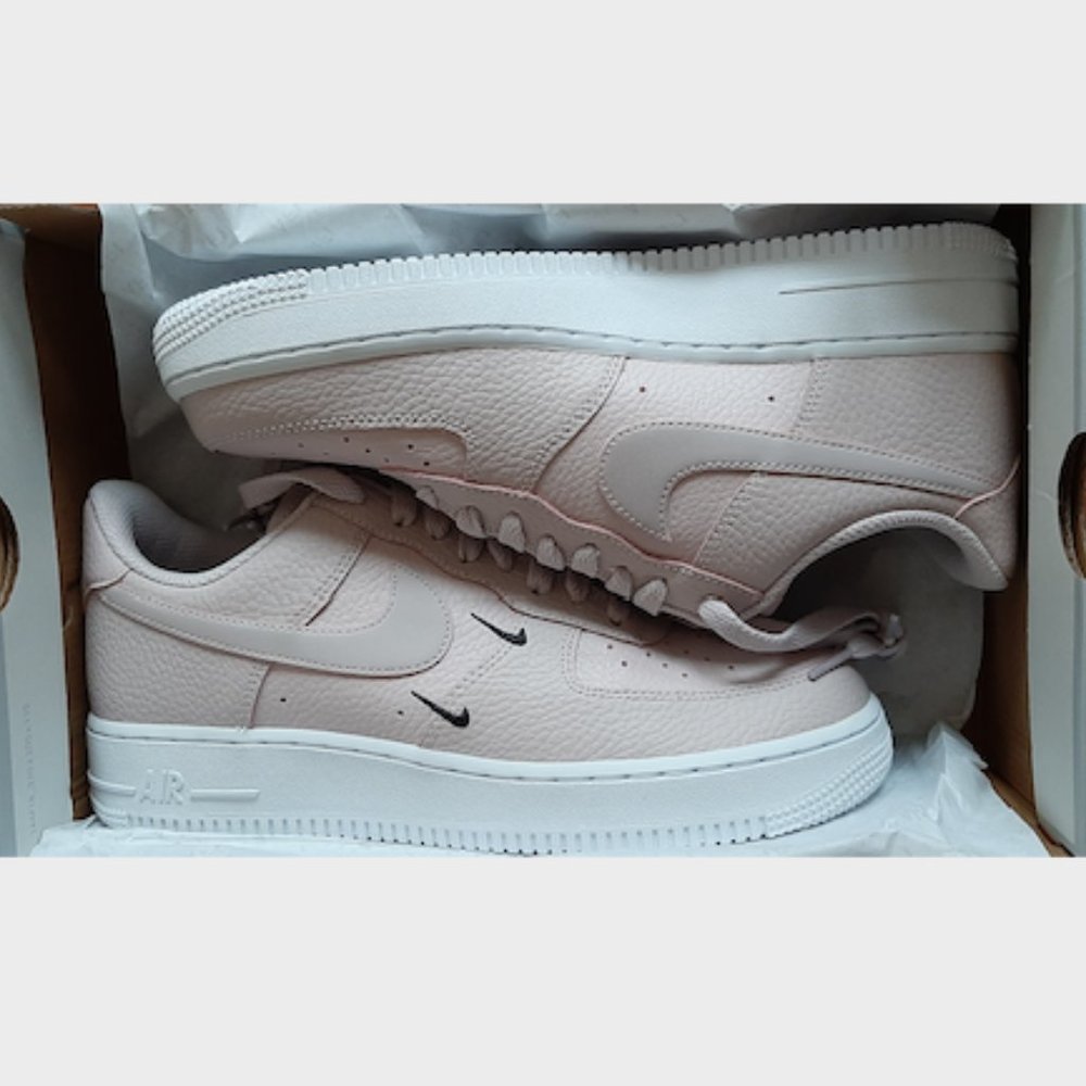 AIR FORCE 1 '07 ESSENTIAL platinum violet